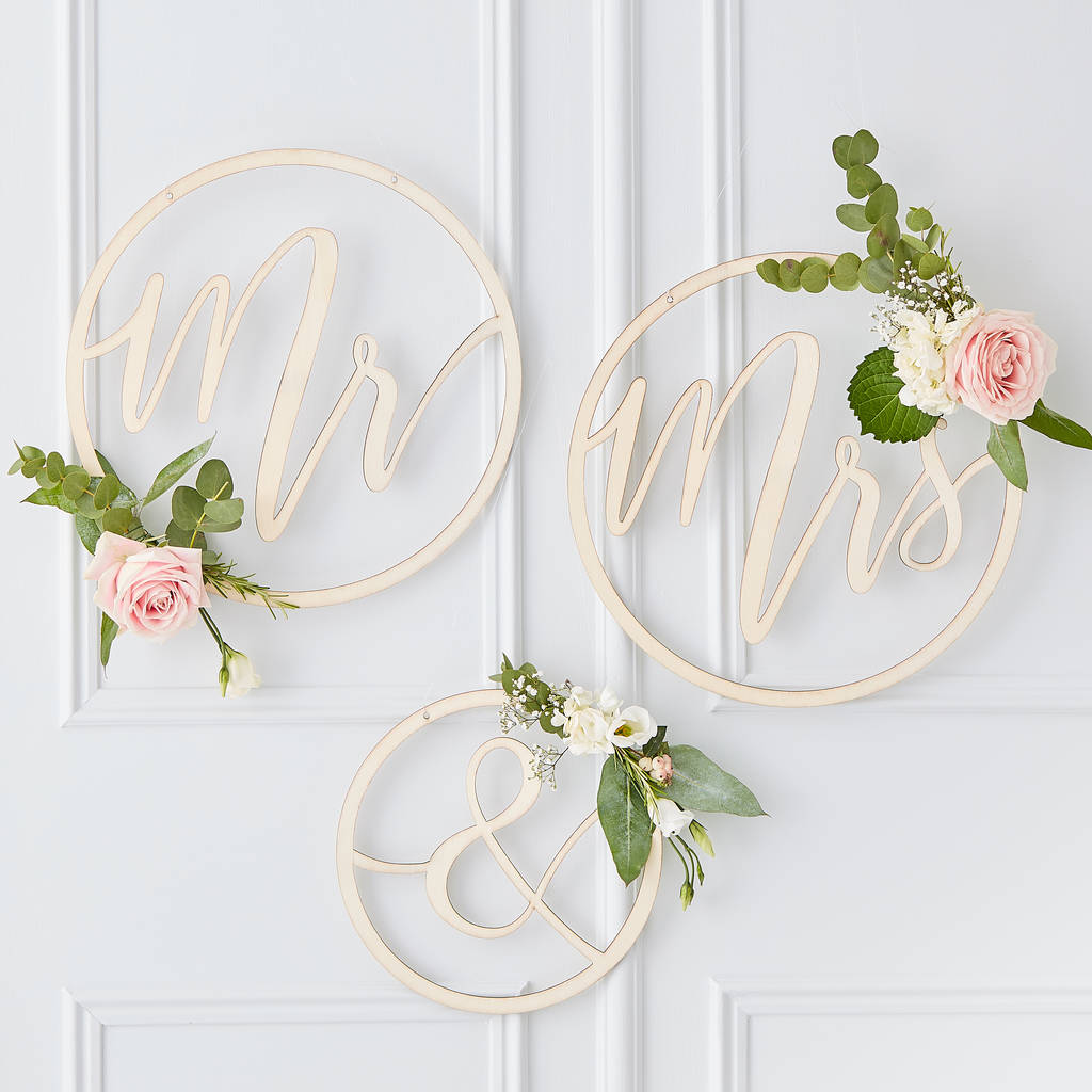 Cute Mr And Mrs Wooden Hoop Decorations, 1 of 3
