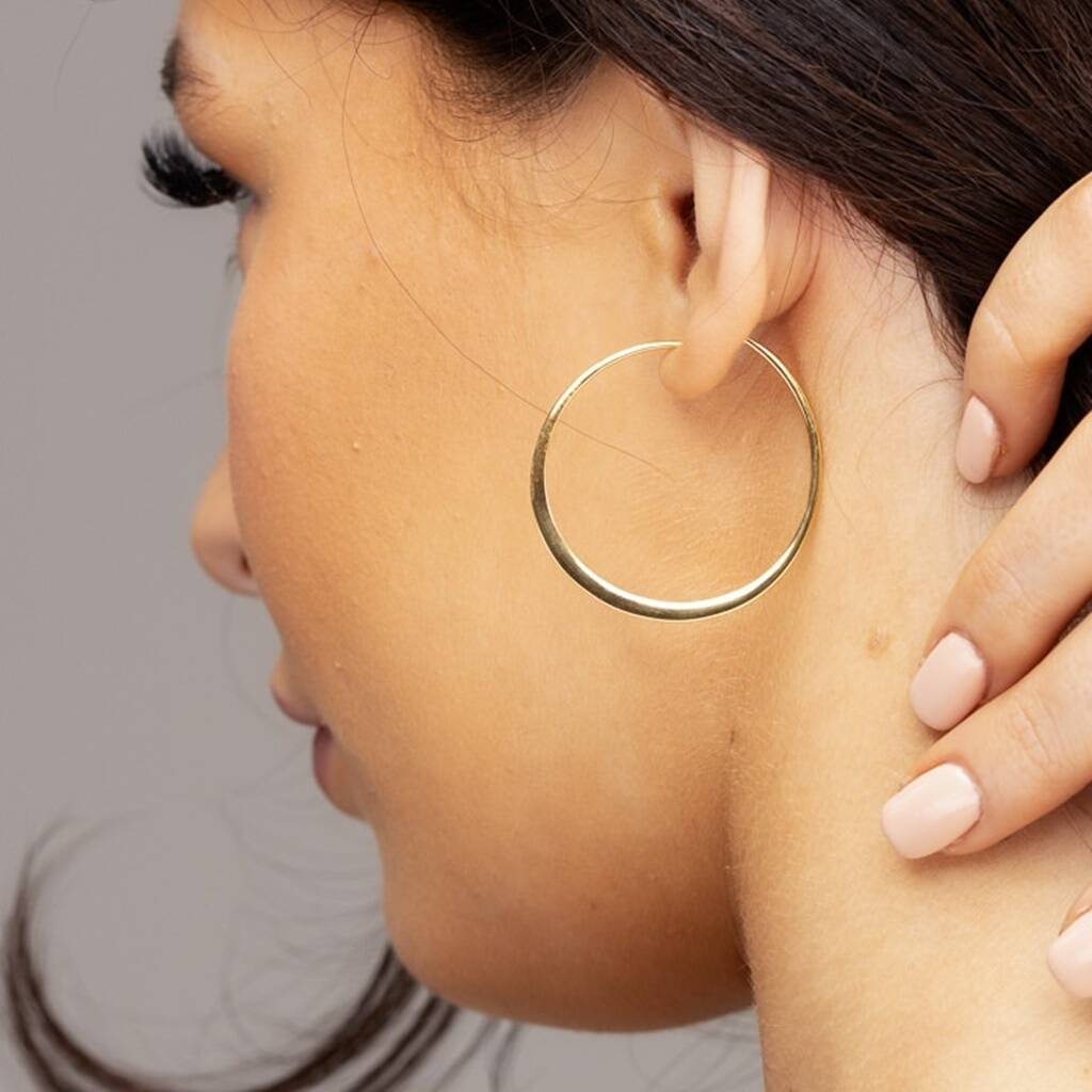 Are Hoop Earrings Still in Fashion?