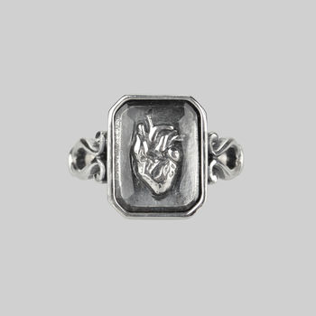 Anatomical Heart Under Glass Ring, 5 of 8