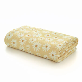 Cozy Daisy Supersoft Comfort Throw 240gsm, 3 of 4