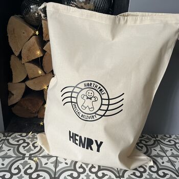 Personalised Special Delivery Gingerbread Man Christmas Sack, 3 of 4