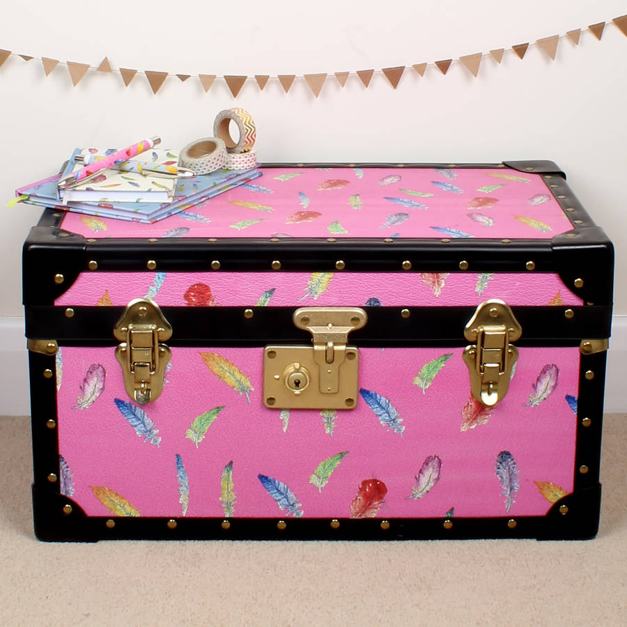 Pink Feathers Tuck Box