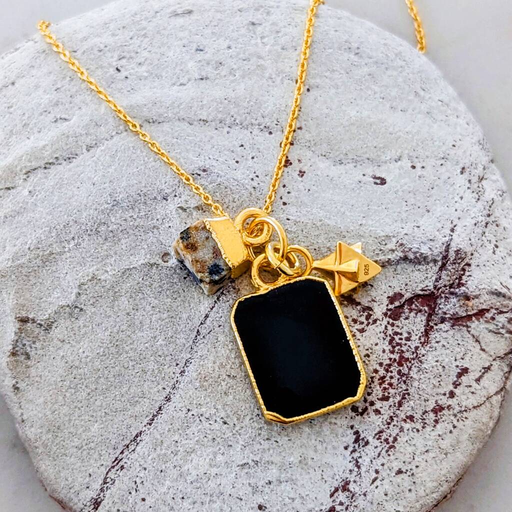 Mia by Tanishq 14KT Yellow Gold and Onyx Necklace for Women : Amazon.in:  Fashion