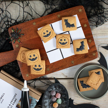 Diy Halloween Tic Tac Toe Biscuit Kit, 2 of 3