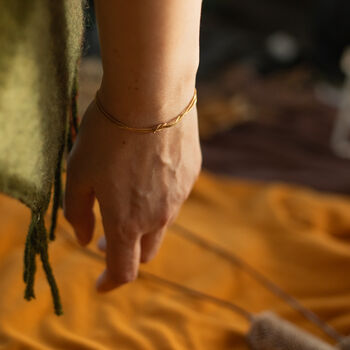 18k Gold Knot Bracelet – Meaningful Couples Jewellery, 9 of 10