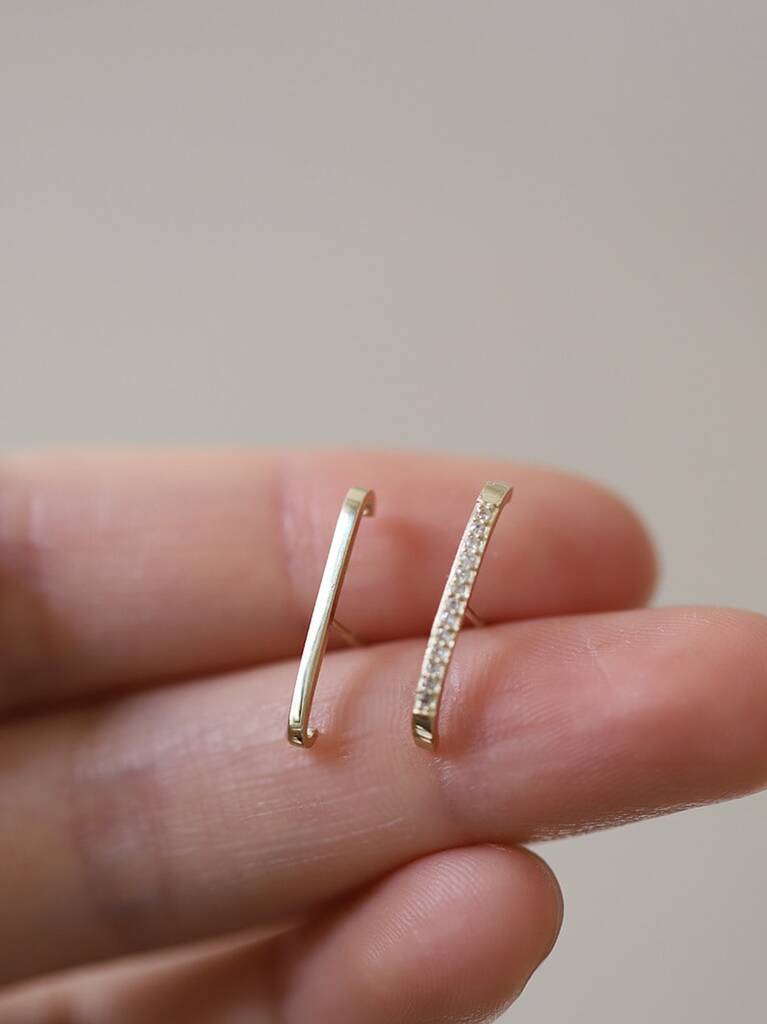 Small bar sale earrings gold