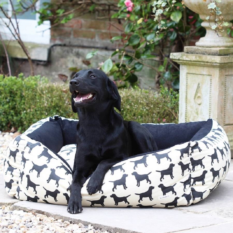 Labrador Dog Bed, Small, 1 of 3