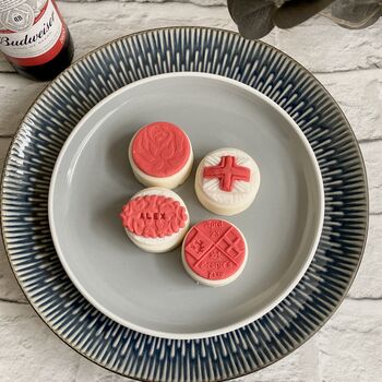 St George's Day Personalised Chocolate Coated Oreo Gift, 3 of 12