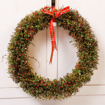 Traditional Christmas Holly Bush Circle Wreath By Dibor ...