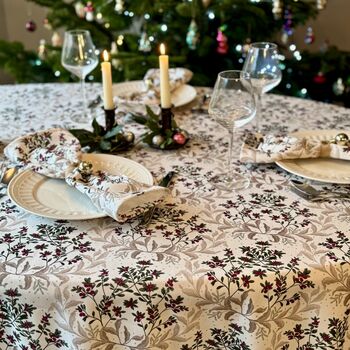 Luxury Heavy Linen Feel Tablecloth Christmas Ivy White And Gold, 3 of 5