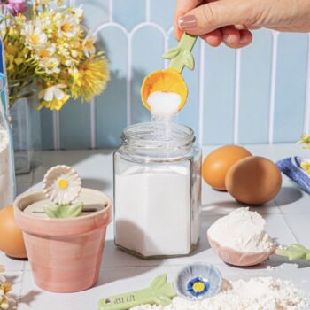 Ceramic Pot With Flower Measuring Spoons, 3 of 4