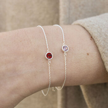 Sterling Silver January Birthstone Curb Bracelet – Garnet, 2 of 6