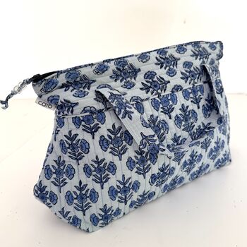 Wash Bag With Handles Eidleweiss Print, 4 of 4