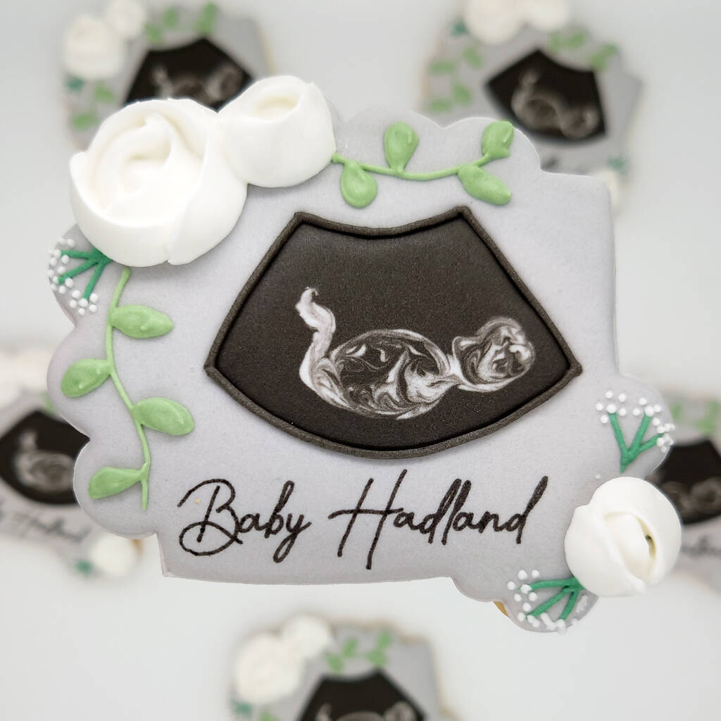 personalised-pregnancy-announcement-cookies-by-draisey-pops-bakery