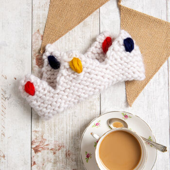 Elizabeth Crown Knitting Kit, 2 of 8