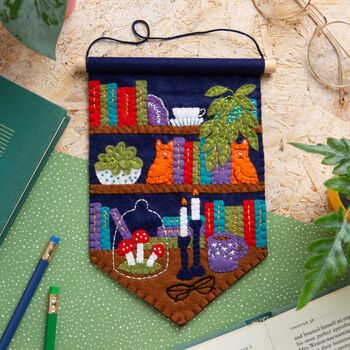 Book Lover Pennant Felt Craft Kit, 2 of 4