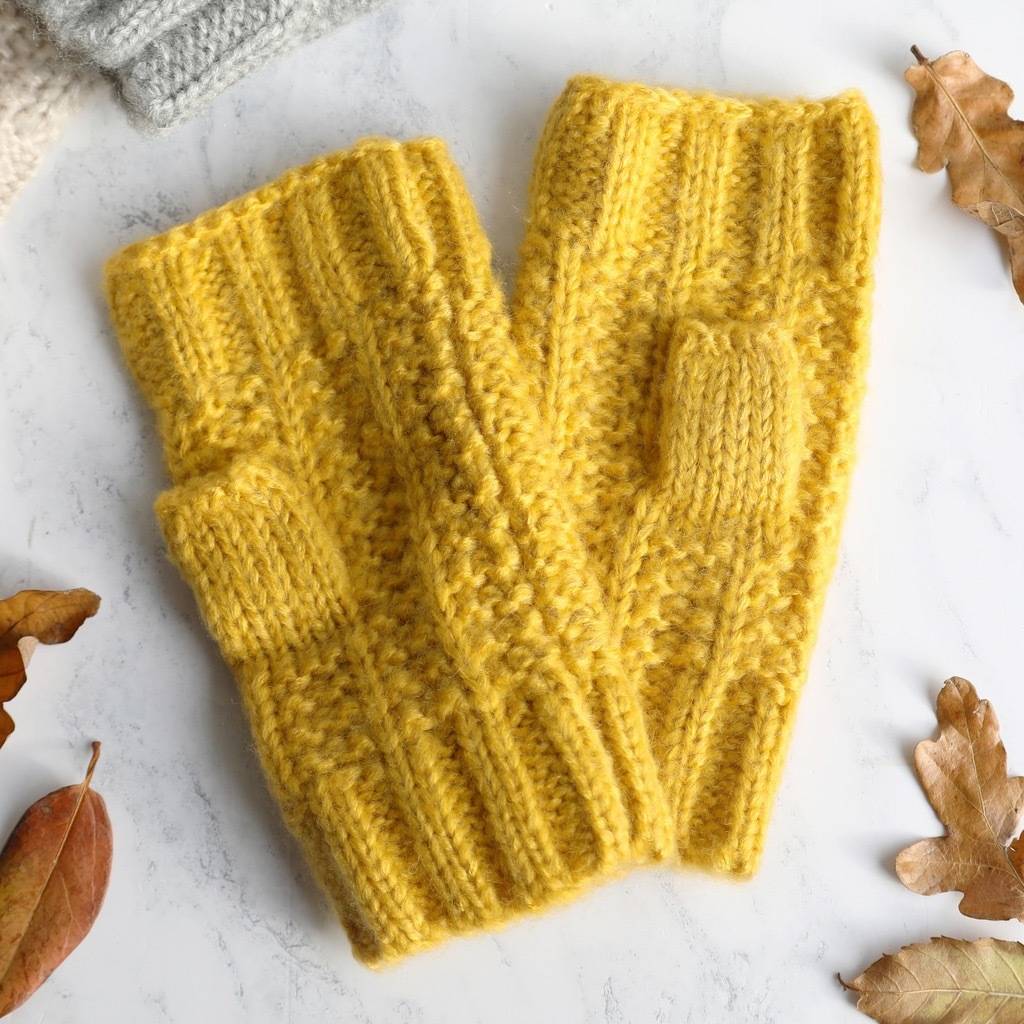 knit hand warmers by lisa angel