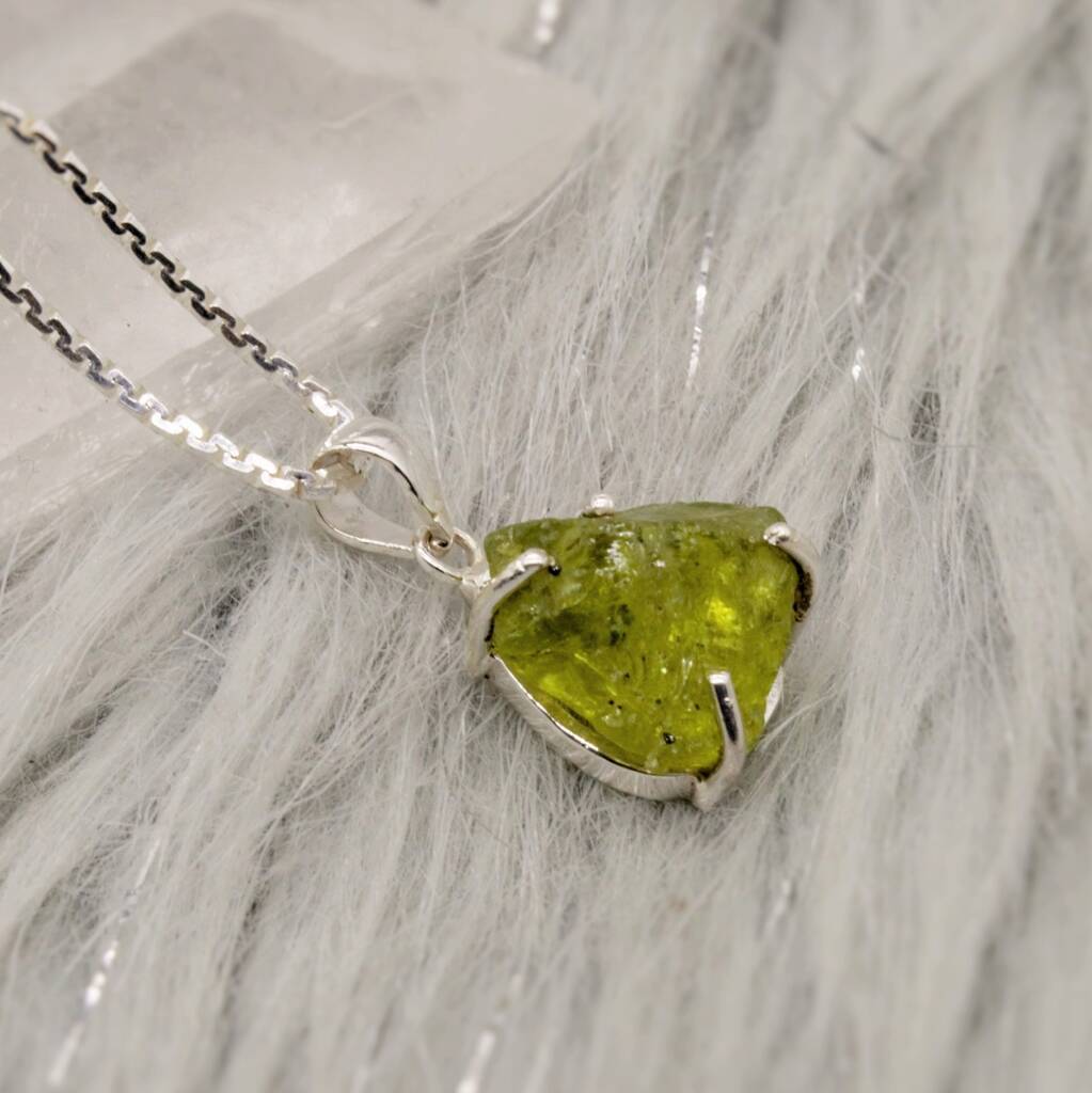 Crystal Raw Peridot Necklace, Crystal for Growth, Birthday Gift for Her,  August Birthstone Necklace, Heart Chakra Love Necklace - Etsy