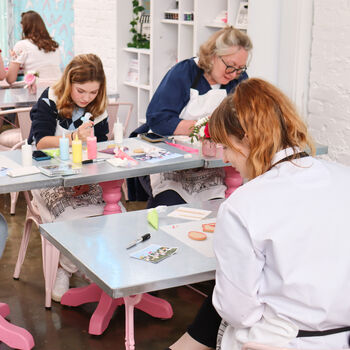 School Of Icing Experience In London, 2 of 5