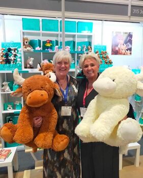 Extra Extra Large Highland Cow Cream Premium Soft Toy 60 Cm, 2 of 3