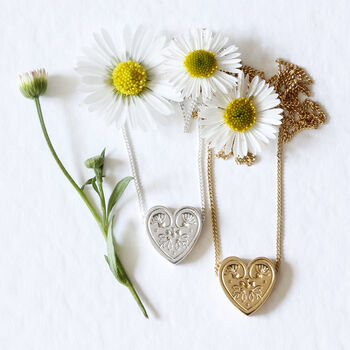 Wildflower Heart Necklace – Gold, 8 of 9