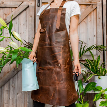 Personalised Full Grain Leather Apron With Pockets, 6 of 9
