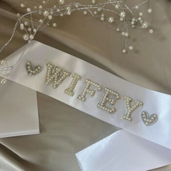 Bride Hen Party Pearl Personalised Sash, 3 of 5