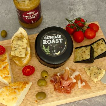 Sunday Roast Cheddar Cheese Truckle 200g, 2 of 3