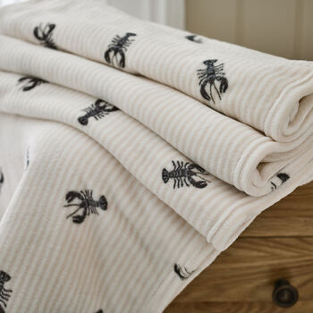 Rock Lobster Printed Supersoft Comfort White Throw, 3 of 5