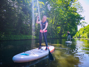 Master Paddleboarding Through London For One, 6 of 8