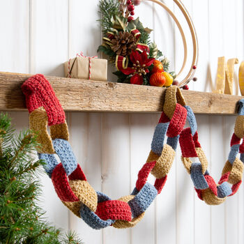 Paper Chain Christmas Crochet Kit, 3 of 5