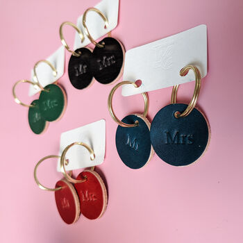 'Mr And Mrs' Leather Disc Keyring, 3 of 4