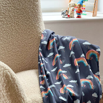 Soft Cosy Cuddly Kids Toddler Blanket Bee Rainbow Grey, 3 of 4