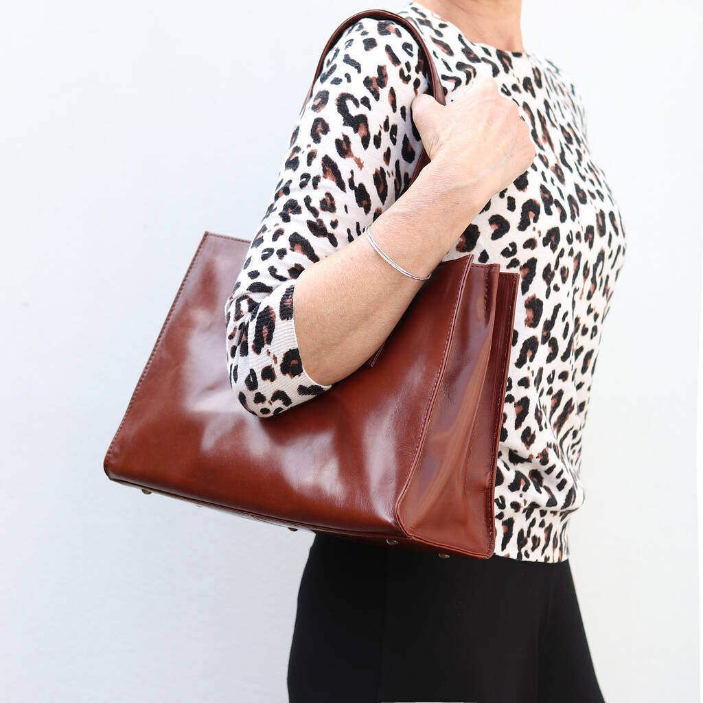 structured leather shoulder bag