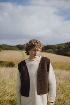 Herdswoman's Gilet Mocha, 3 of 4