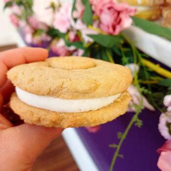 Vegan Jammie Dodger Cookie Sandwich – Raspberry Jam, 4 of 6