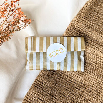 Raya Large Teal Leopard Acrylic Glasses Chain, 4 of 5