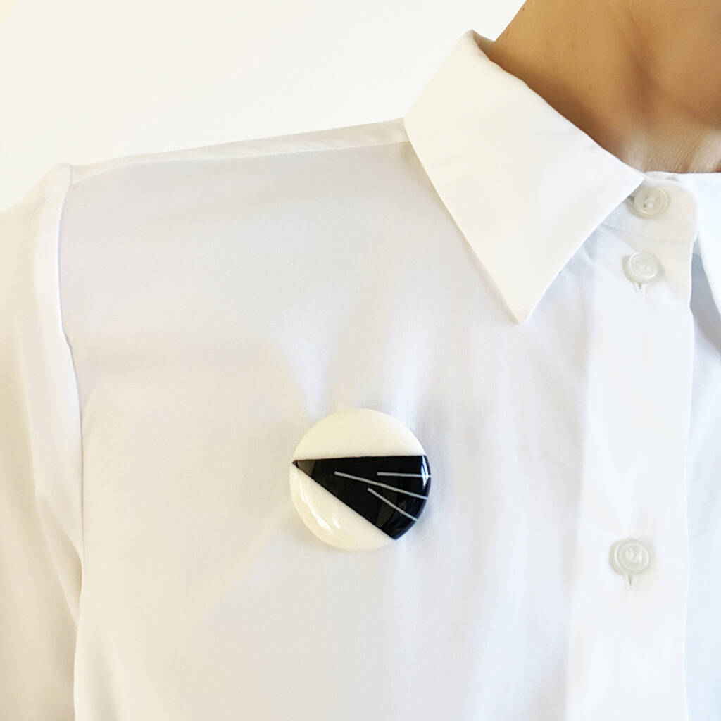 Art Deco Resin Brooch By Tiki by Cécile Gilbert