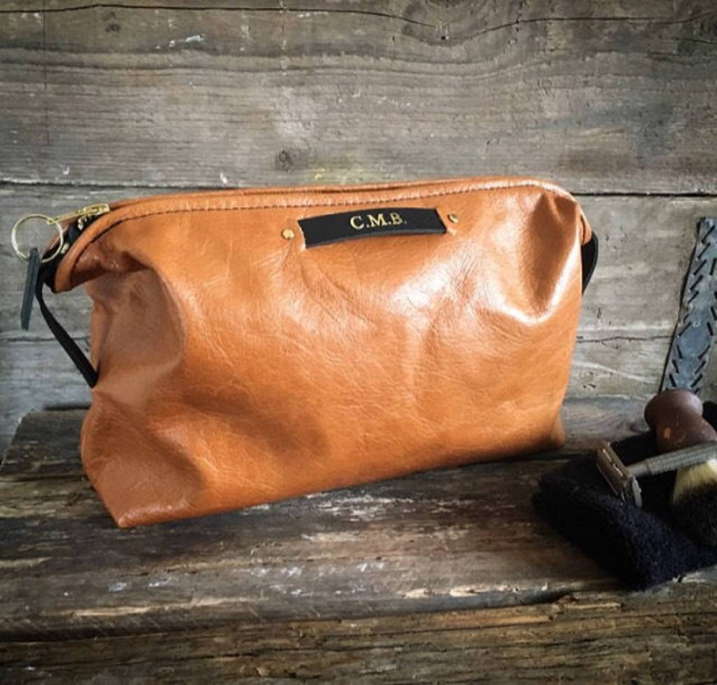 tan leather toiletry bag