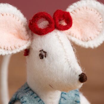 Little Mouse The Librarian Felt Craft Mini Kit, 2 of 6