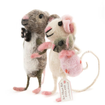Couple Carrying Baby Girl Mouse, 3 of 9
