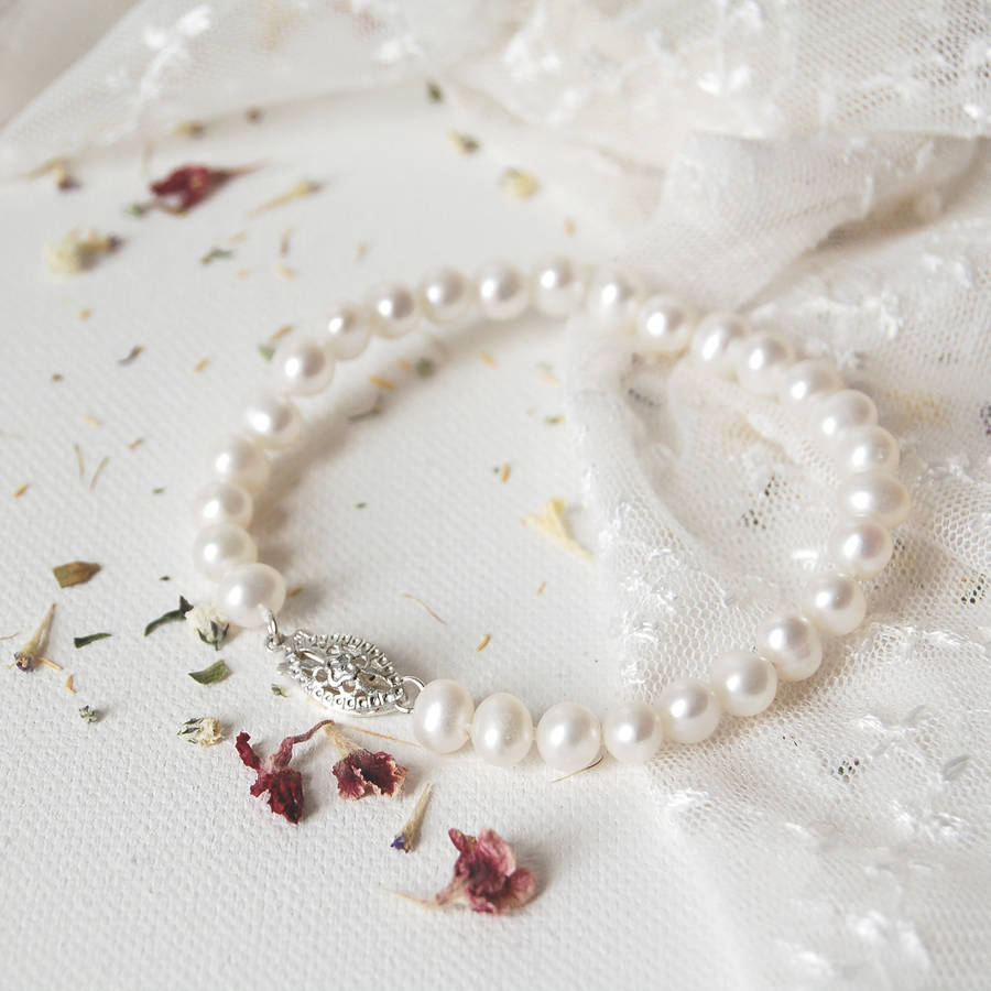 Vintage Style Pearl Bracelet By Carriage Trade Notonthehighstreet Com