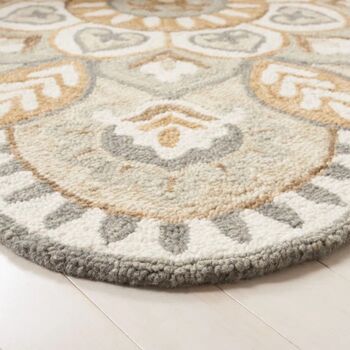Floral Area Rug In Beige / Navy, 2 of 3