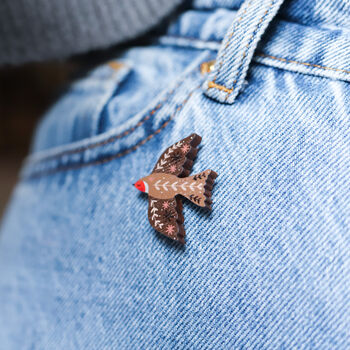 'Robins Appear When Loved Ones Are Near' Pin Badge, 2 of 7