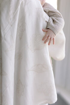 Seashell Large Swaddle Muslin, 4 of 11