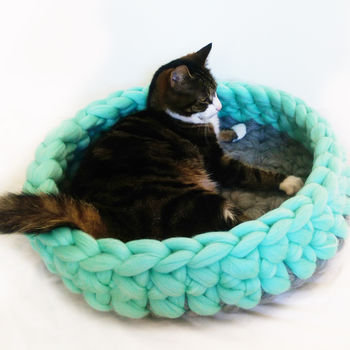 Cat Bed Crochet Wool Chunky Yarn Choice Of Colours, 6 of 8