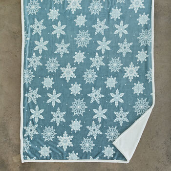 Flurry Winter Sherpa Reverse Throw 130 X 170cm, 3 of 3