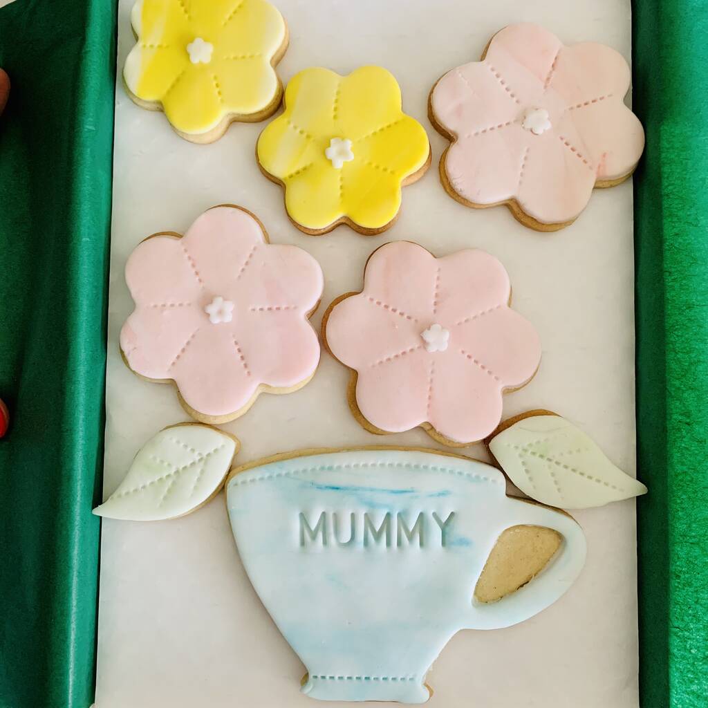 Mother's Day Biscuit Flowers Letterbox Gift, 1 of 7