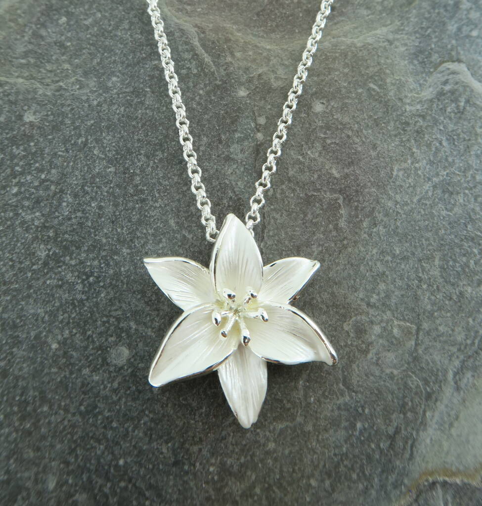 Purple White Dendrobium Orchid Flower Necklace – Hanami Real Flower Jewelry