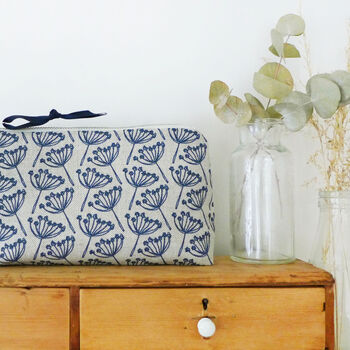 Cow Parsley Mid Pouch, 3 of 9